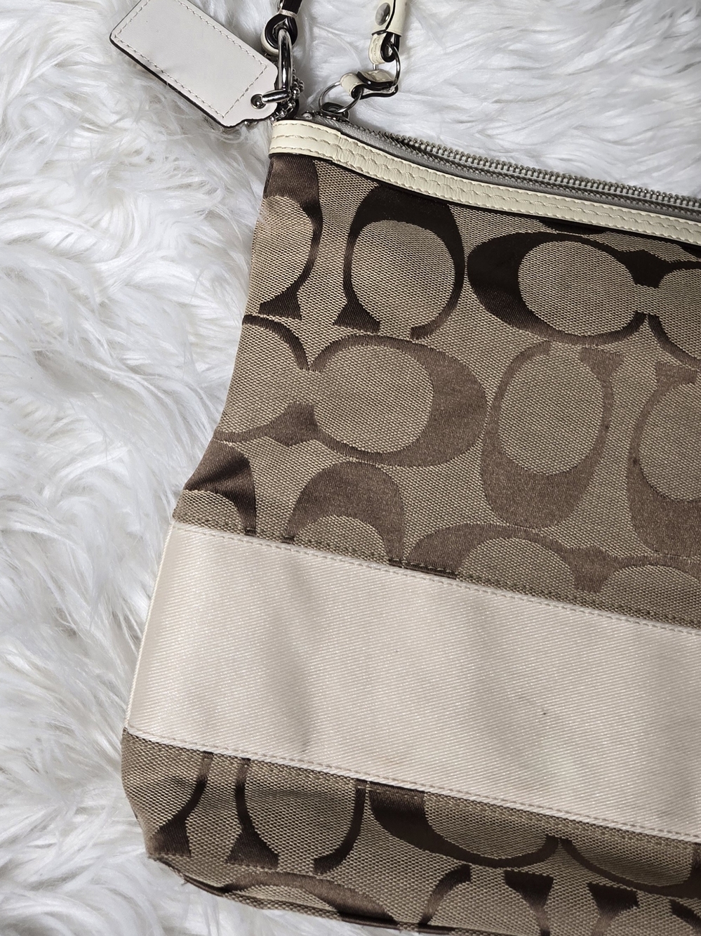 Coach Brown Signature Canvas and Cream Trim Shoulder Bag - Picture 2 of 6